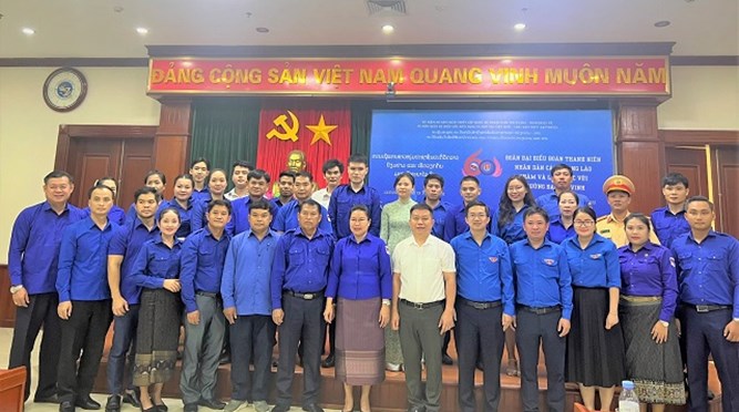  Đoàn Đại biểu Đoàn Thanh niên Nhân dân cách mạng Lào thăm và làm việc tại Trường Đại học Vinh
