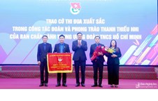 Tỉnh đoàn Nghệ An đón nhận Cờ thi đua đơn vị xuất sắc của Trung ương Đoàn năm 2022